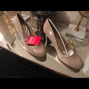 Beige/Tan DexFlex Comfort Heels